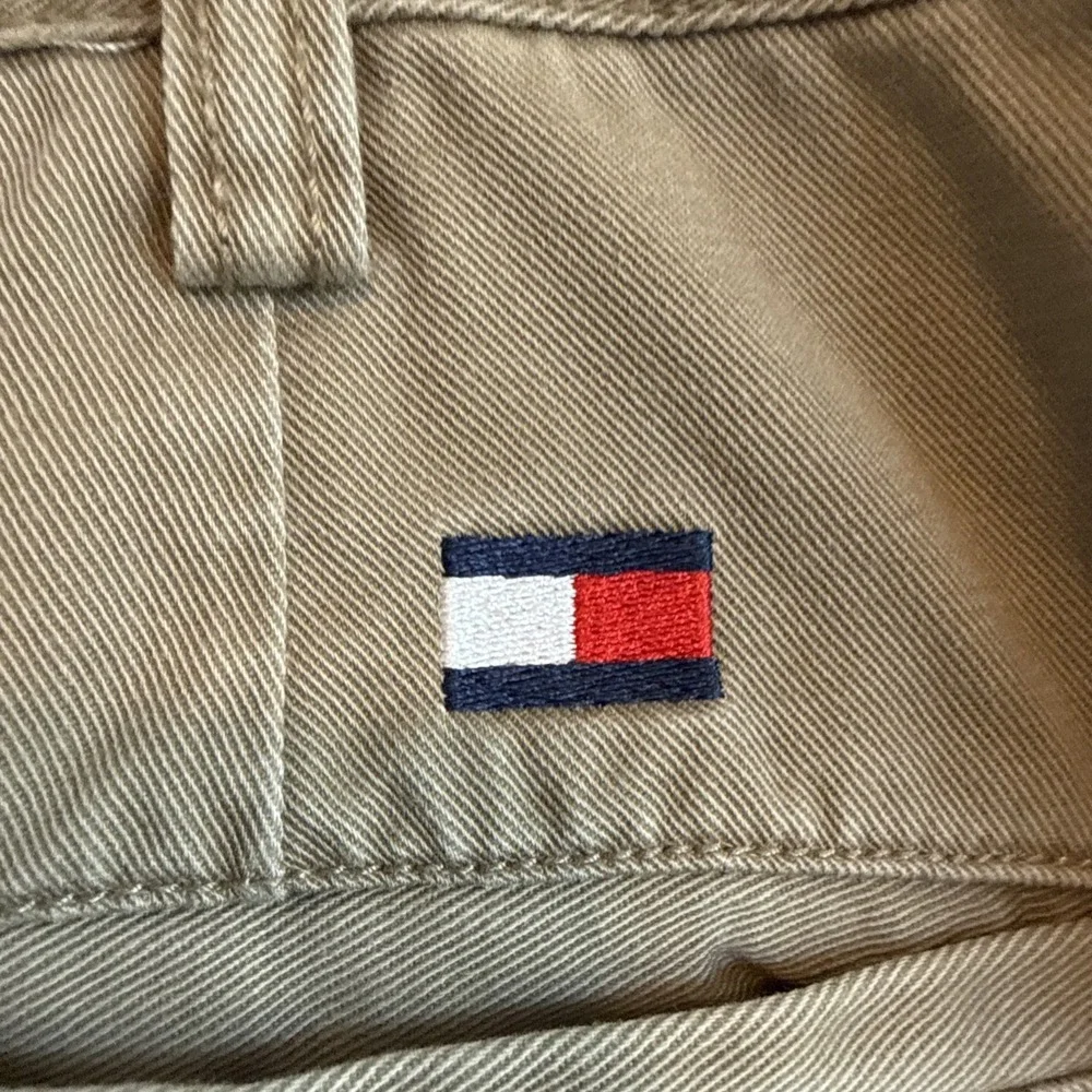 Tommy Hilfiger Mens Y2K Khaki Cargo Shorts Sz 38 Outdoors Casual Preppy